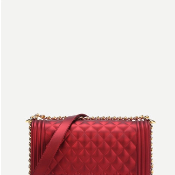 Beautiful in red - Picture 3 of 5